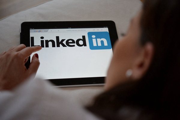 领异士步专英linkedin必须实名注册吗