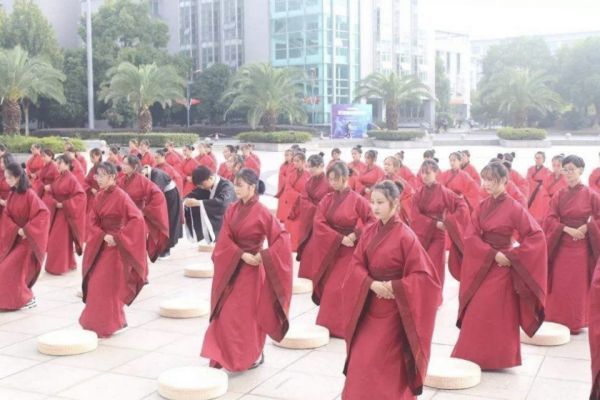 古代的“万福礼”，是怎样一种礼节？