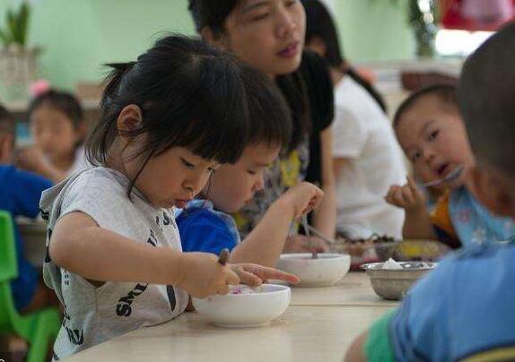 中班乐象安全垃圾食品我不吃教案