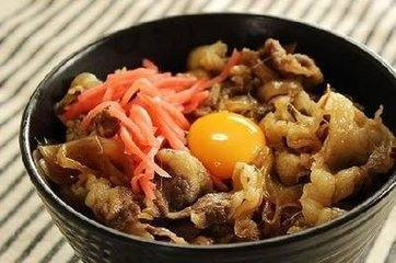 食其家的“牛丼”应该怎么读