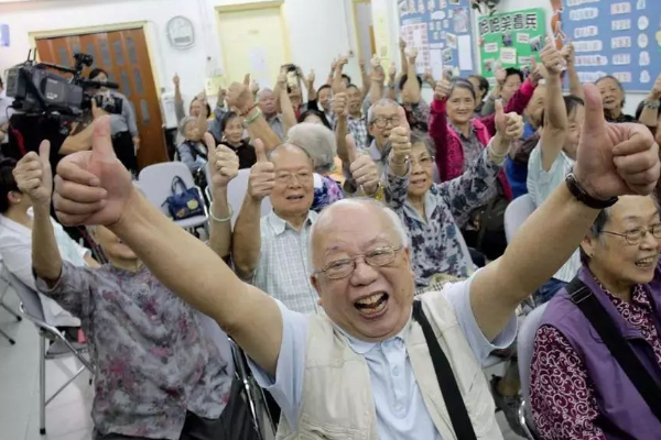 2019年中国人的平均寿命是多少？