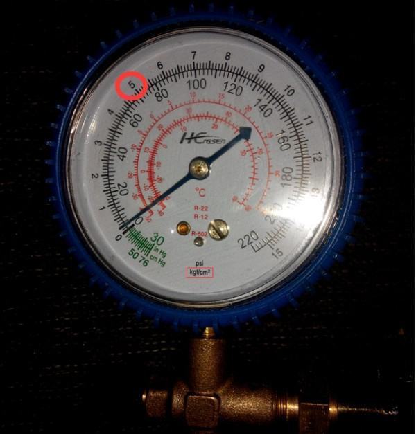 怎样看空调加氟压力表